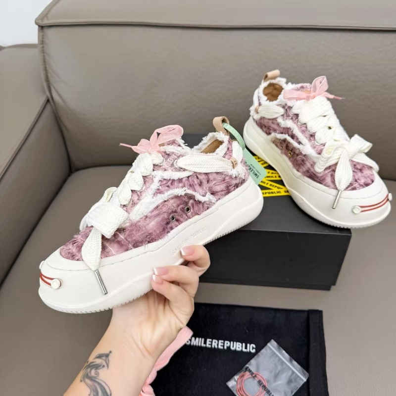 Smilerepublic Canvas Shoes